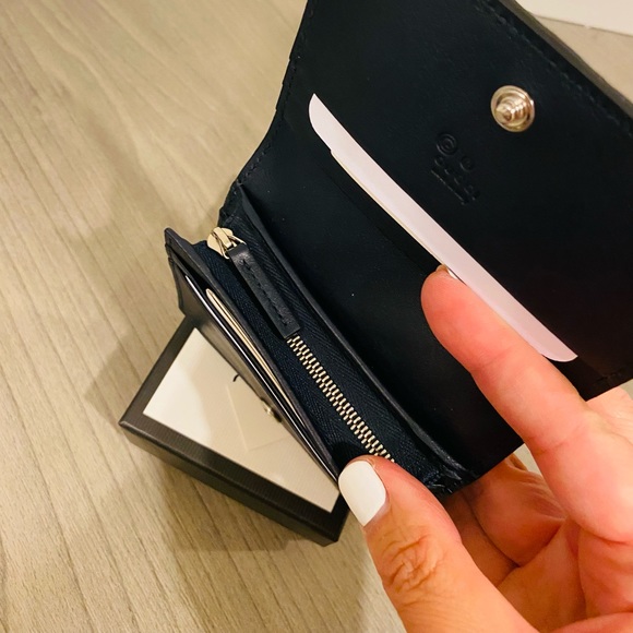 SOLD ⭐️Gucci credit card coin wallet - Picture 6 of 14